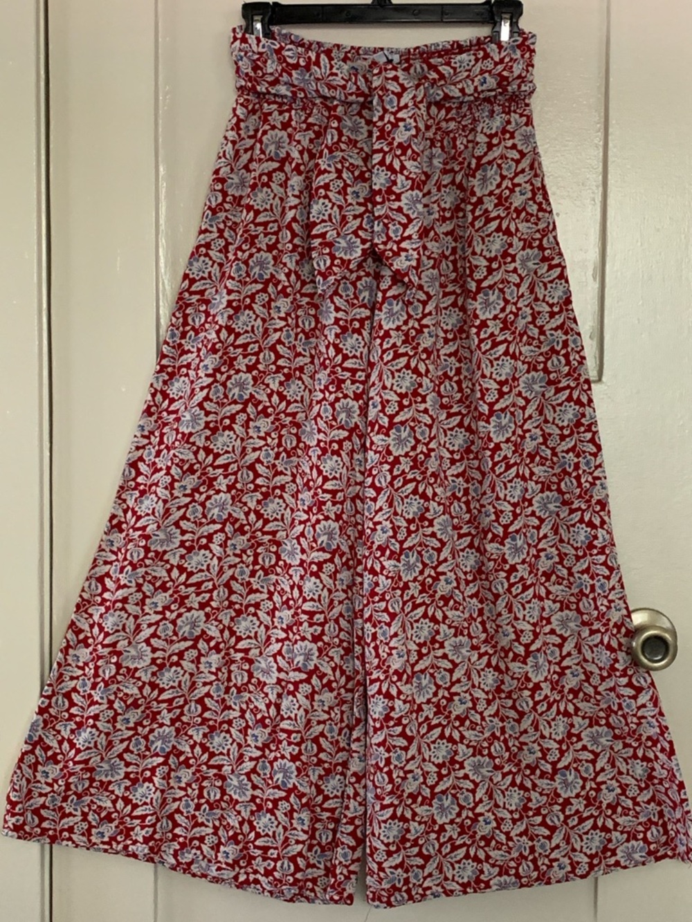 Patrons of Peace Pull On Wide Leg Cropped Flowy Lounge Pants With Pockets Boho
